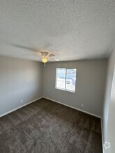 Building Photo - 802 Ruth Ann Dr