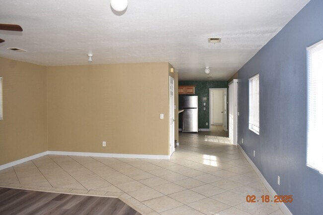 Foto del edificio - Charming 2-Story, 4 Bd 3 Ba Unit Near Downtown San Diego – 92113
