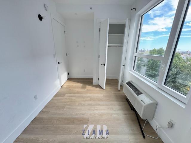 Foto del edificio - 2 bedroom in Brooklyn NY 11225