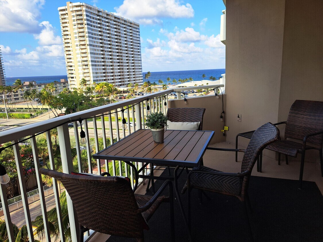 Foto principal - 1985 S Ocean Dr