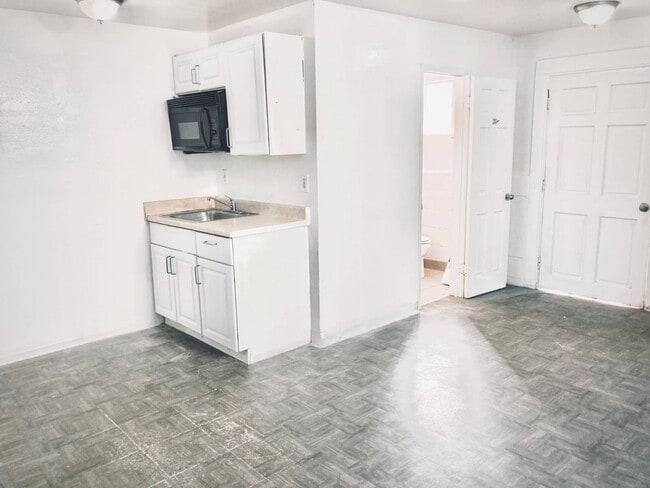 Foto del edificio - 13801 S Vermont Ave