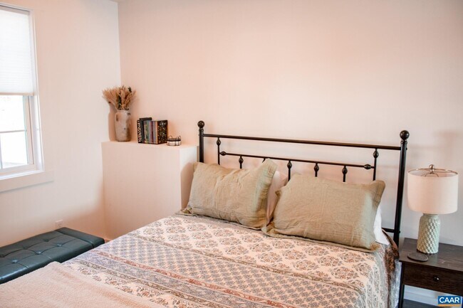 Foto del edificio - 5 Brokenback Mountain Rd