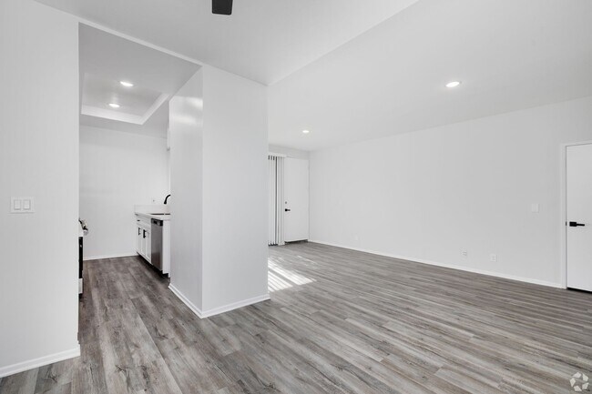 Interior Photo - 1527 Veteran Ave
