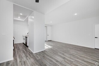 Interior Photo - 1527 Veteran Ave