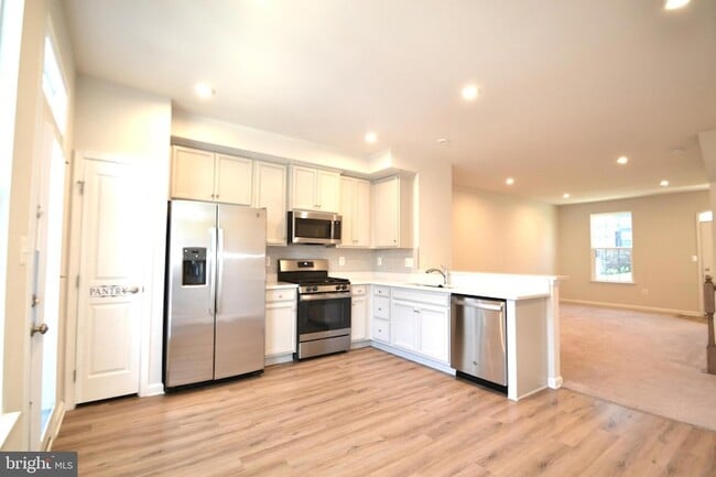 Building Photo - 1318 Trestle Dr