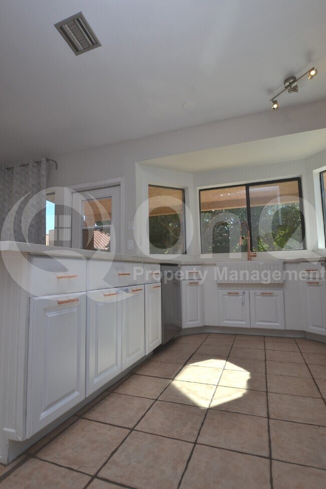 Photo - 2409 W Marlboro Dr House