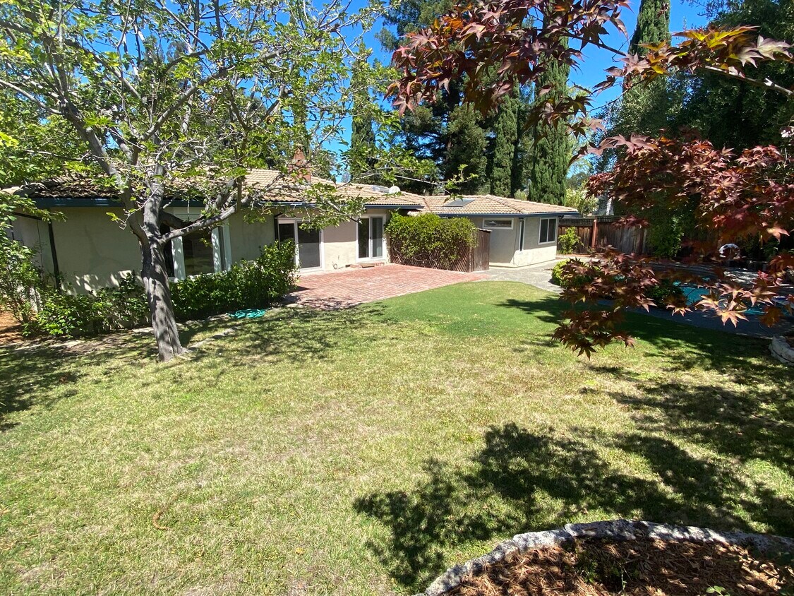 Primary Photo - 2189 Sharon Rd