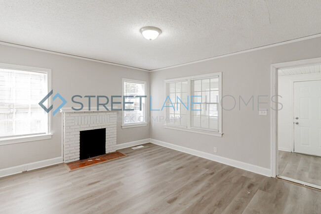 Building Photo - NOW OFFERING $250 OFF FIRST FULL MONTH IF ...