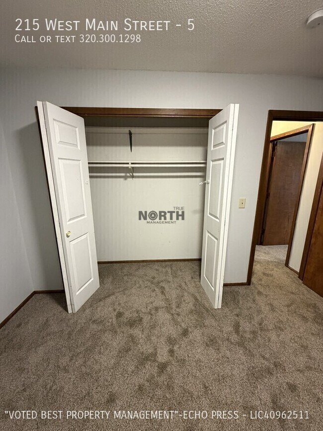 Foto del edificio - 215 W Main St