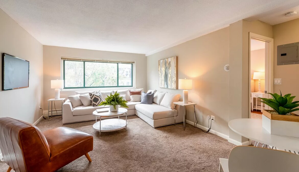 Foto principal - 371 Harvard St