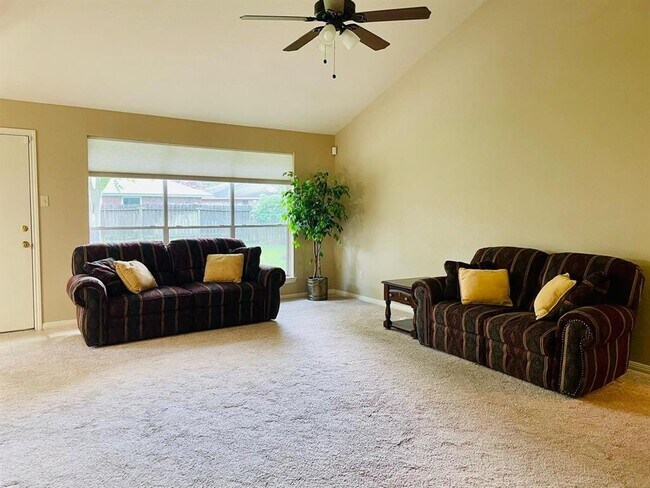 Foto del edificio - 2607 Old Oak Ln