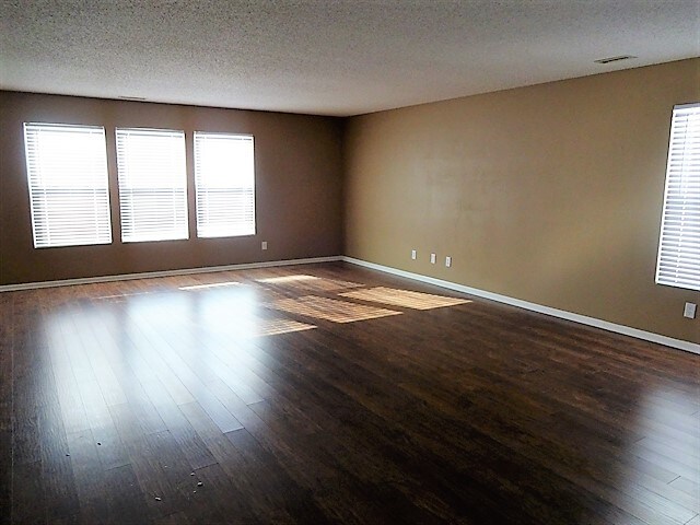 Building Photo - 15233 Beam Street