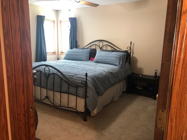 Dormitorio principal - 2535 Laverna St