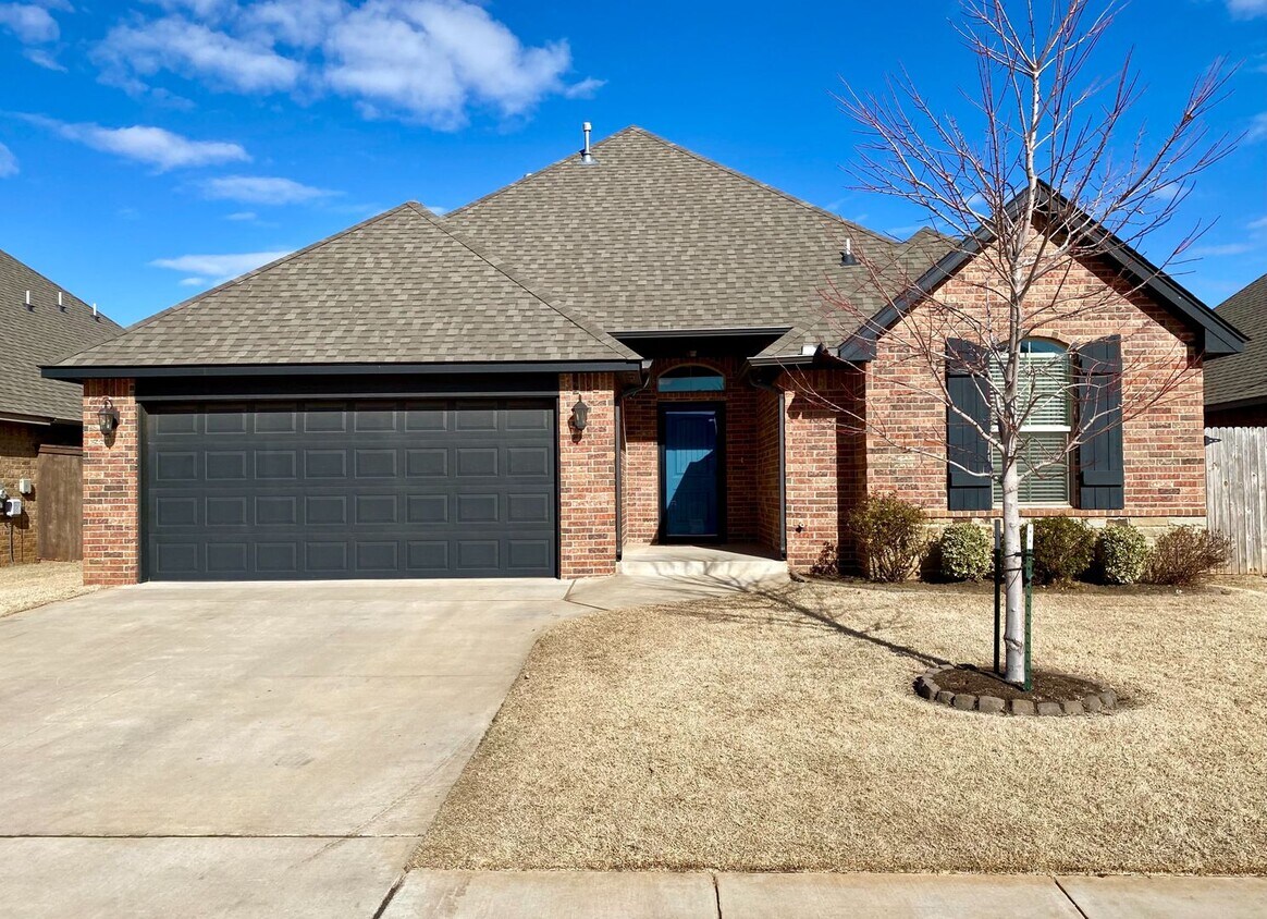 Primary Photo - Better Act Fast! Cute 3 Bed, 2 Bath in SW ...