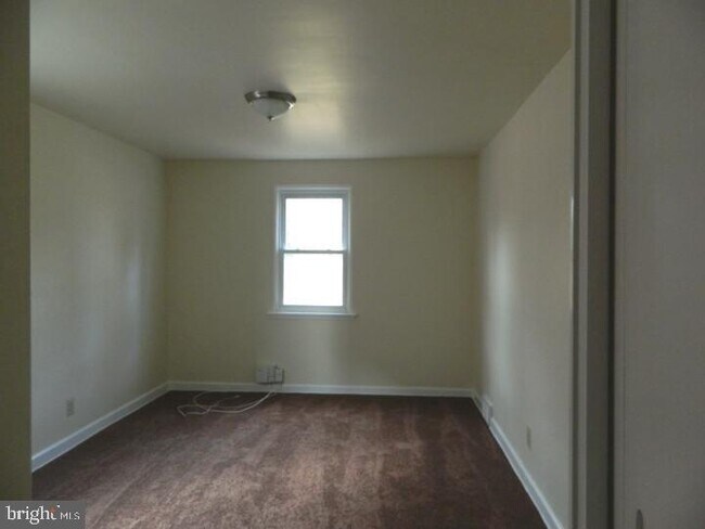 Building Photo - 637 Hamilton St