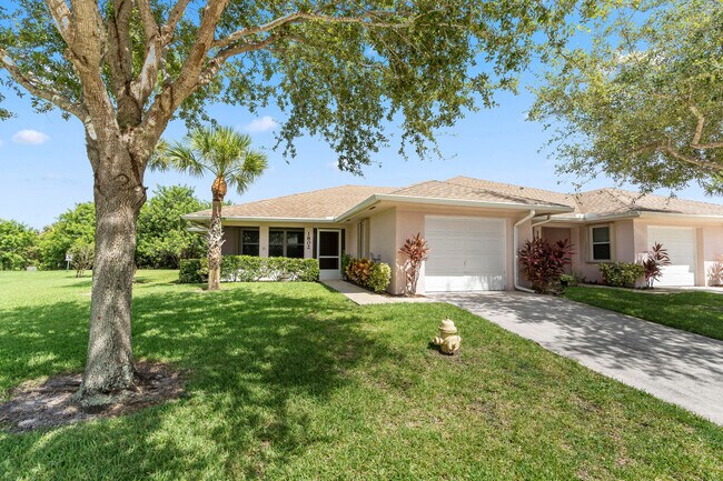 Building Photo - 1802 E Sanderling Ln