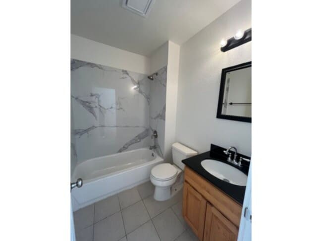 Foto del edificio - 2 Bedroom/ 1 bath Duet