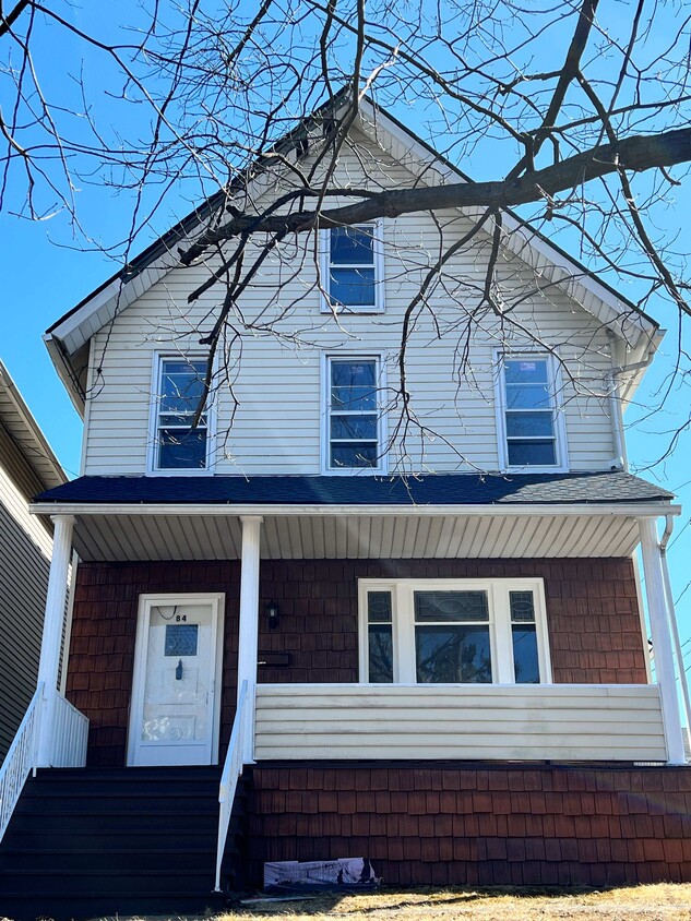 Primary Photo - 84 S Welles St