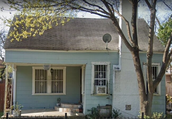 Building Photo - 1718 Schley Ave