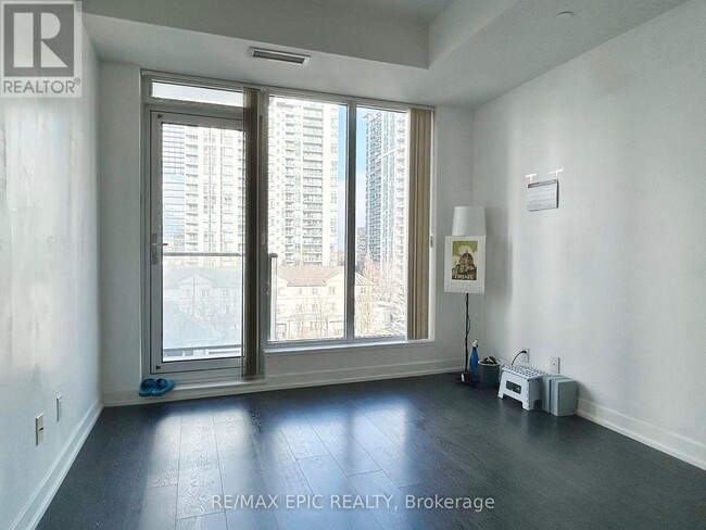 Building Photo - 28 Avondale Ave