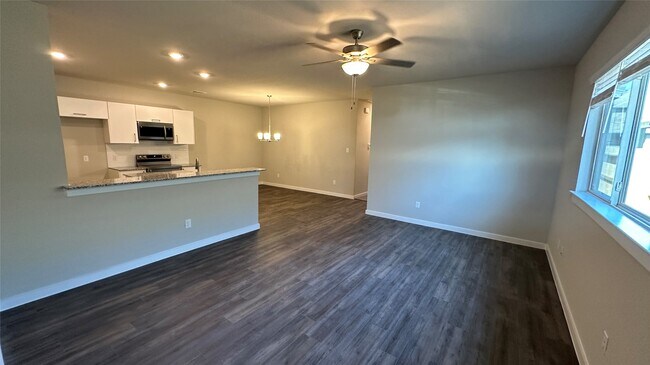 Foto del edificio - 9804 Grosbeak Ln