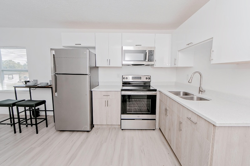 Primary Photo - 905 W 12th St