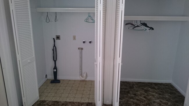 Conexión para lavadora/secadora - 815 Freemont St