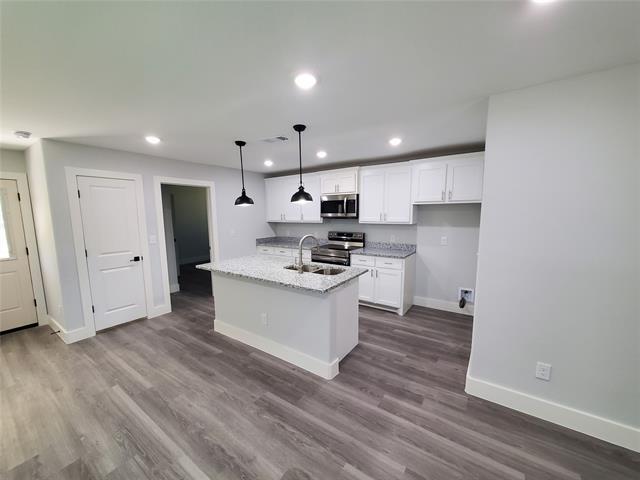 Foto del edificio - 616 E 3rd St