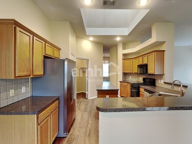 Foto del edificio - 2430 Fieldcrest Dr