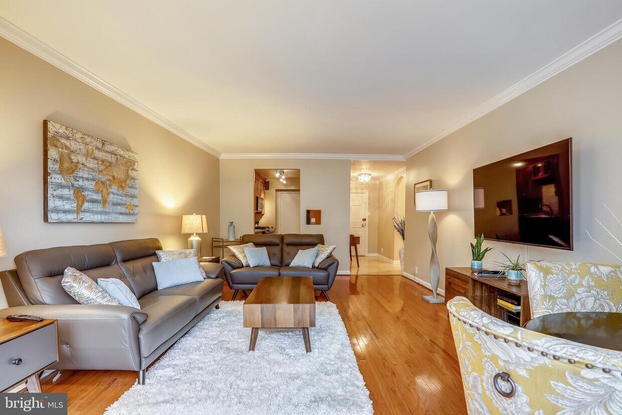 Primary Photo - 700 New Hampshire Ave NW