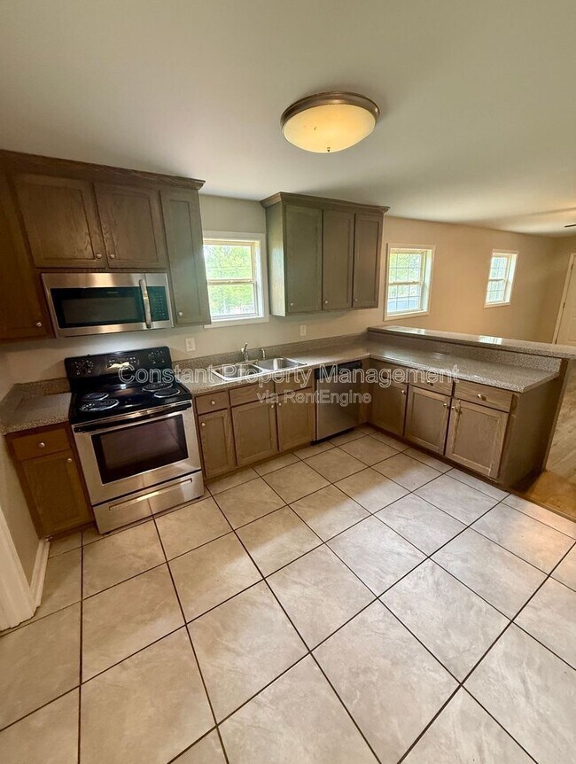 Foto del edificio - 181 Garrison Rd