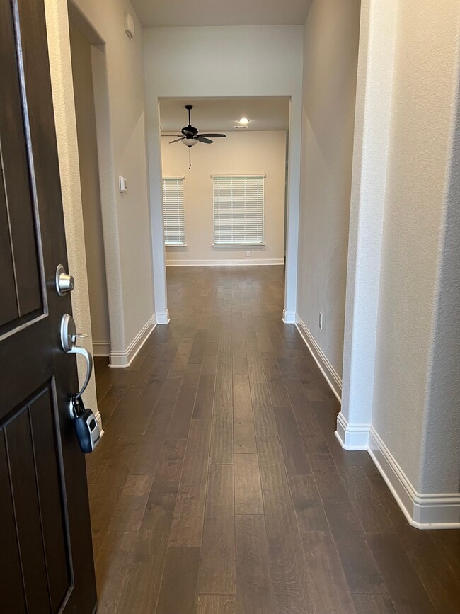 Foto del edificio - 4428 Mill Falls Dr