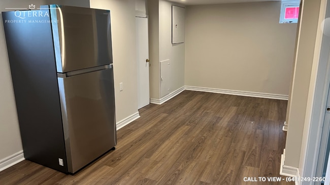 Building Photo - 433 Crerar Av