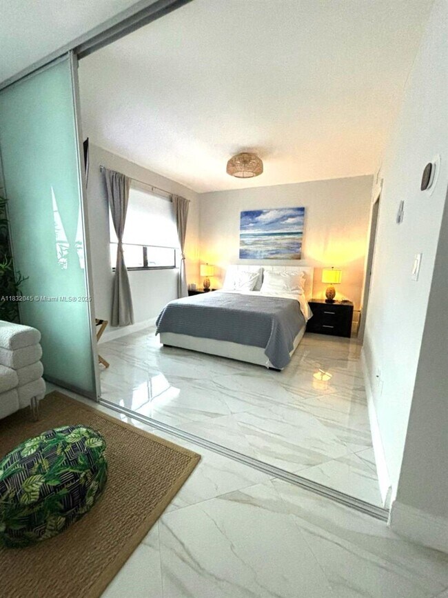 Building Photo - 1390 Ocean Dr