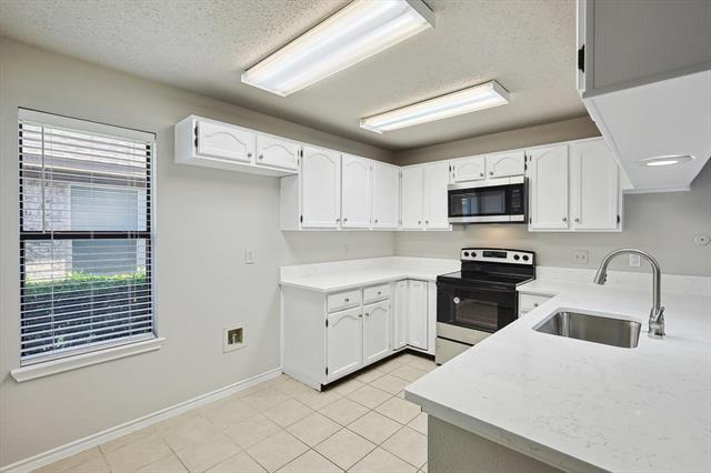 Building Photo - 630 Hood Dr