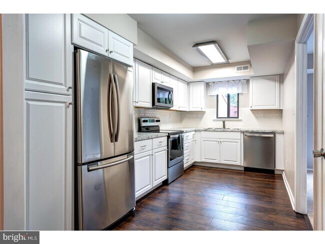 Foto del edificio - 901 Worthington Dr