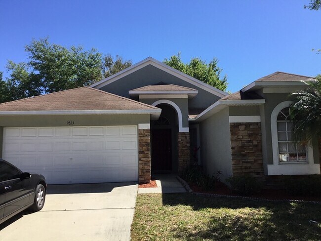 Building Photo - MOVE IN SPECIAL!!! Gorgeous 3/2 Home!