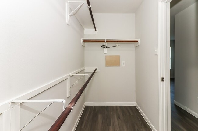 Building Photo - 2622 Montecito Ln