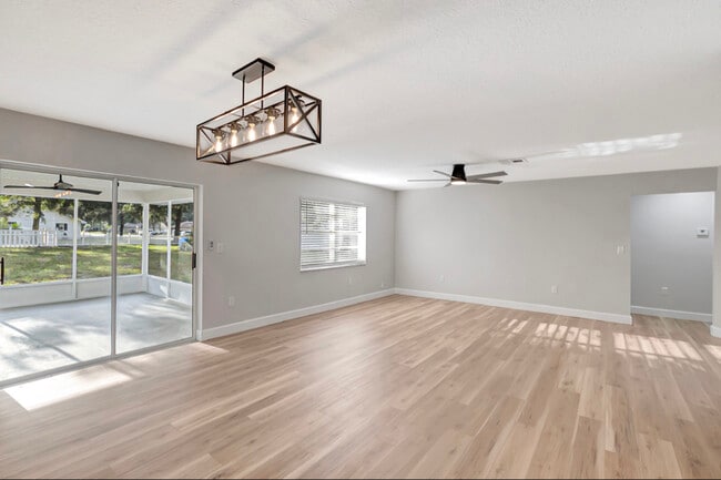 Foto del edificio - 8217 Simmons St