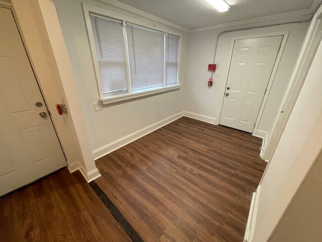 Building Photo - OFFICE SPACE AVAILABLE