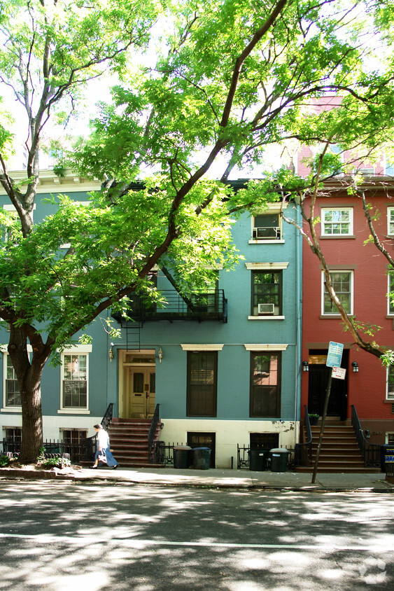 Primary Photo - 351 W 21st St