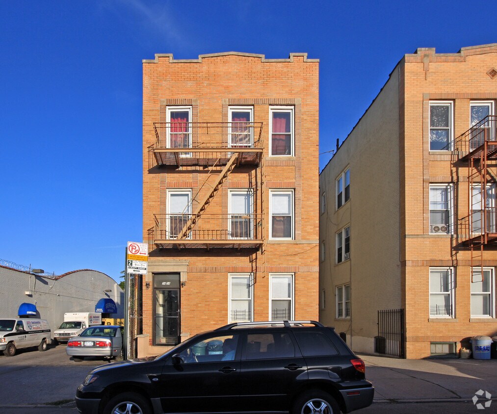 Primary Photo - 3434 44th St