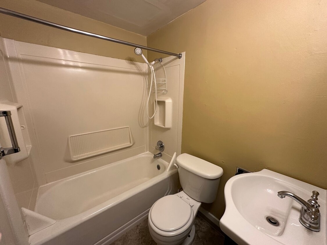 Foto del edificio - 1 bedroom apartment with on site laundry