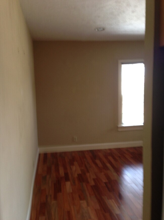 Living room - 731 Jenkins Ave