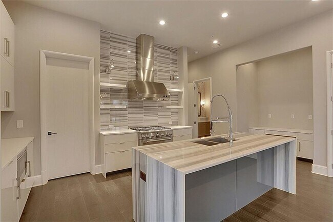 Foto del edificio - 878 3rd St