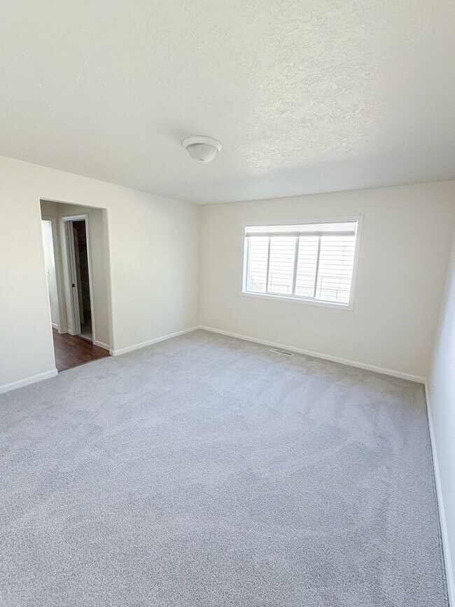 Foto del edificio - 7493 Shadowwood St NE