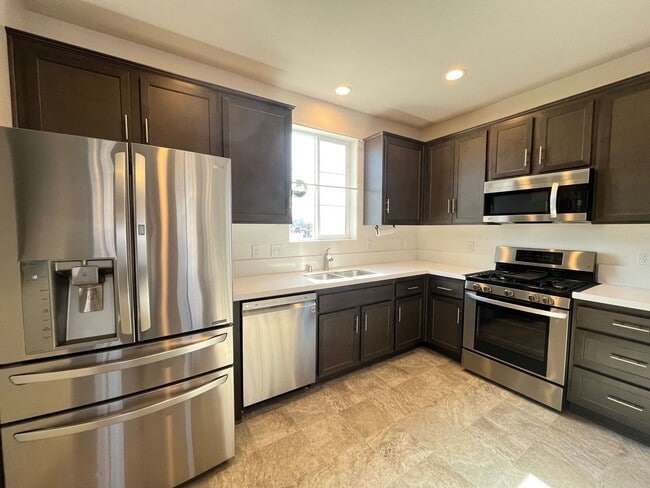 Building Photo - 307 Ninos Dr