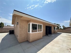 Building Photo - 8511 Hyacinth St