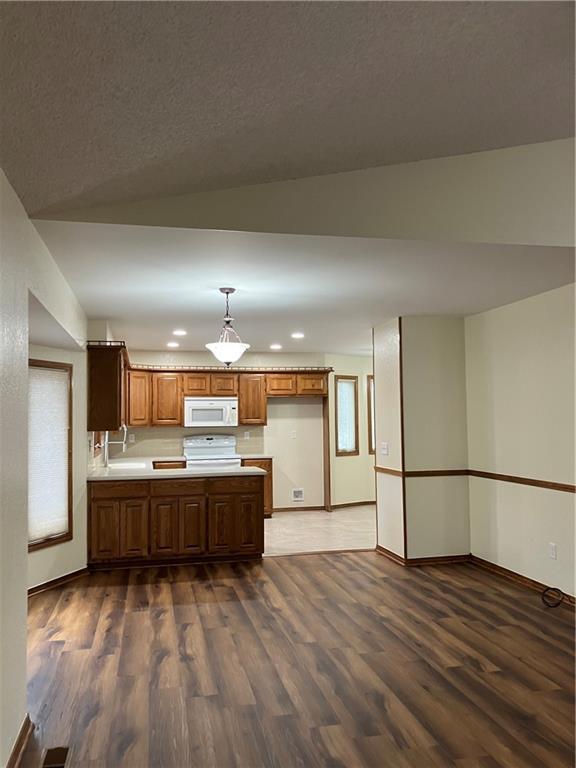 Building Photo - 21 Farnham Dr