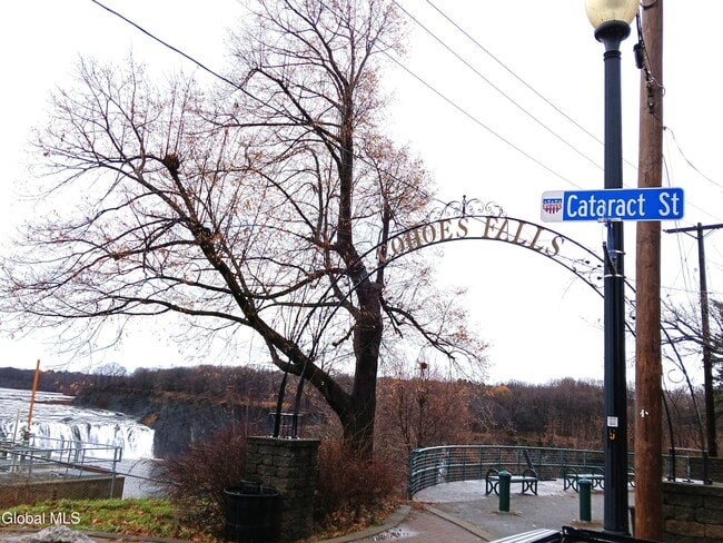 Building Photo - 16 Cataract St